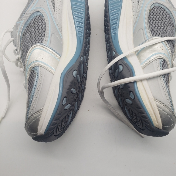 Sketches Shaped up - Picture 6 of 11